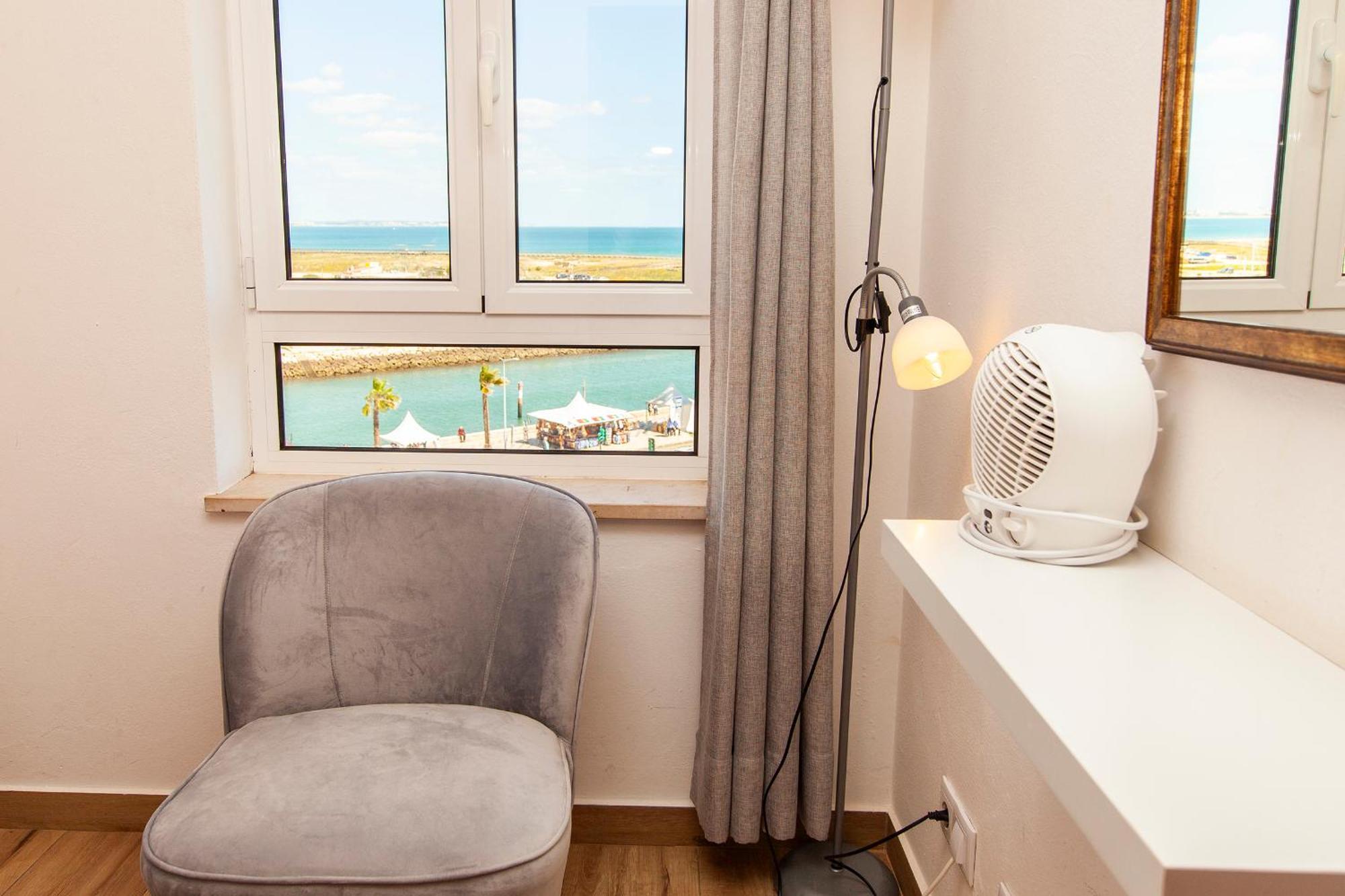 A38 - Rising Sun Top-Floor Flat ลากอส ภายนอก รูปภาพ