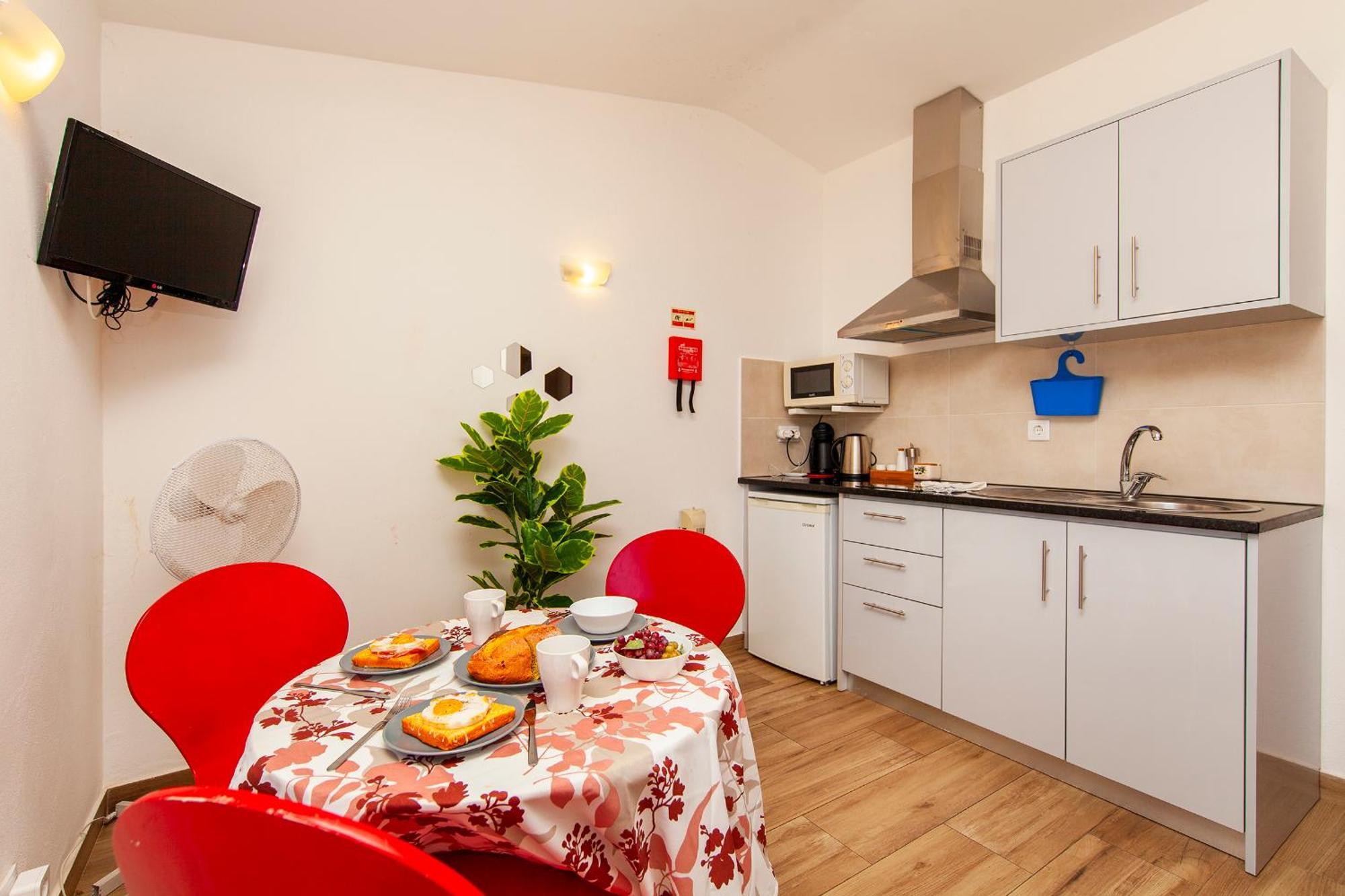A38 - Rising Sun Top-Floor Flat ลากอส ภายนอก รูปภาพ